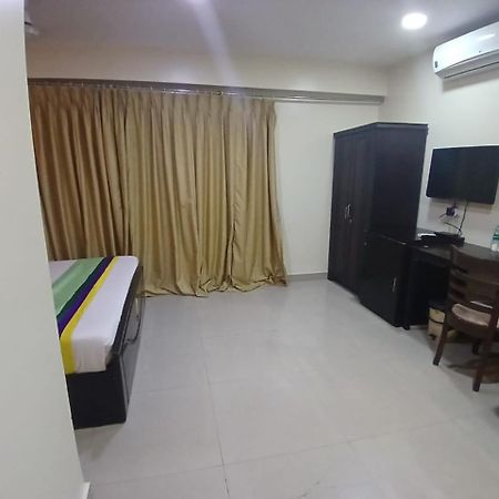 Blossoms Room The Plaza-Luxury Collection- Lakdikapul Hyderabad Exteriör bild