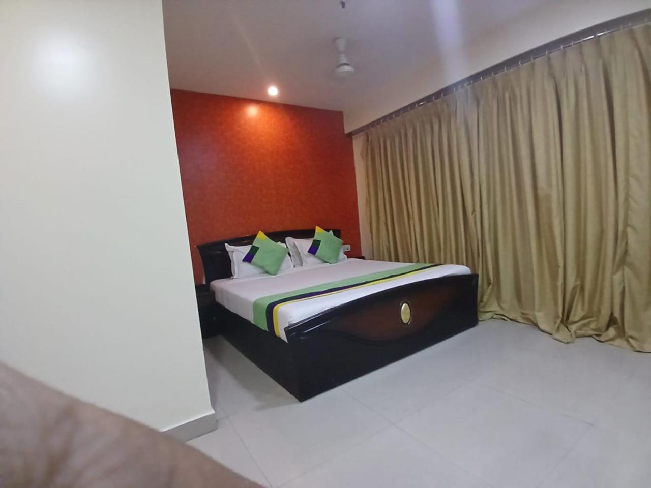 Blossoms Room The Plaza-Luxury Collection- Lakdikapul Hyderabad Exteriör bild