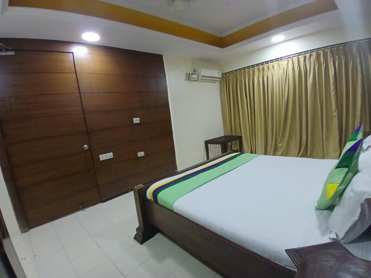 Blossoms Room The Plaza-Luxury Collection- Lakdikapul Hyderabad Exteriör bild
