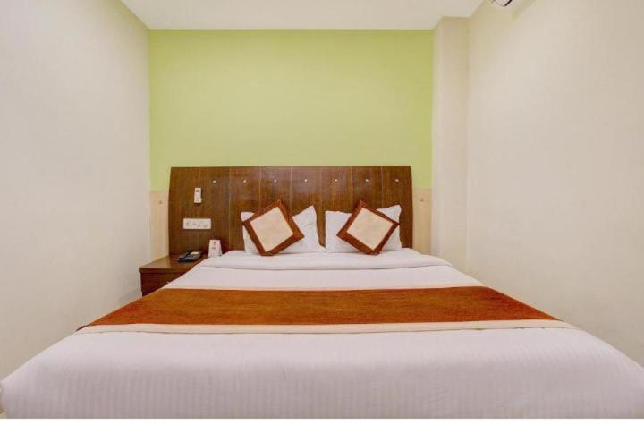 Blossoms Room The Plaza-Luxury Collection- Lakdikapul Hyderabad Exteriör bild