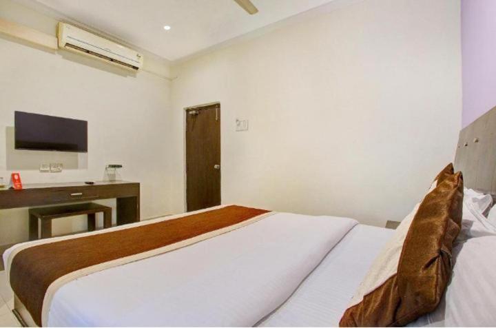 Blossoms Room The Plaza-Luxury Collection- Lakdikapul Hyderabad Exteriör bild